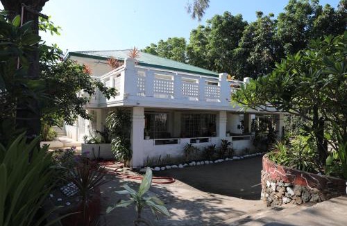 Binuclutan House | La Casa Blanca Binoclutan