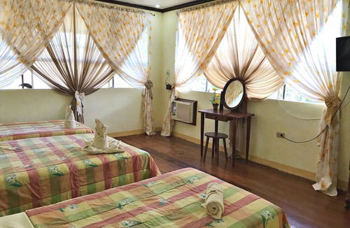 Caramoan Hotel | La Casa Roa Hostel