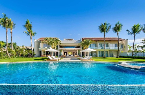 Casa de Campo Villa | La Menina