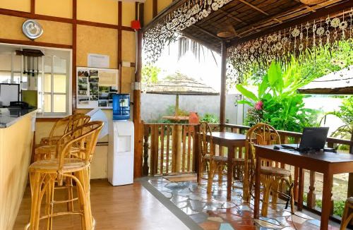 Puerto Princesa City Centre House | La Petite Pension