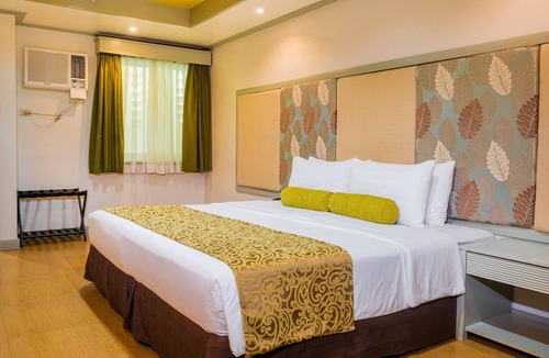 Legazpi Hotel | La Piazza Hotel and Convention Center