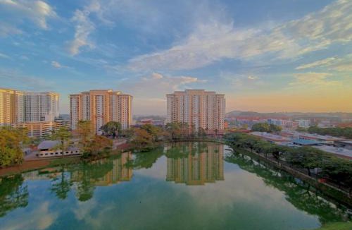 Taman Mount Austin Apartment | -Lake View- Mount Austin IKEA Toppen 10 mins - B113