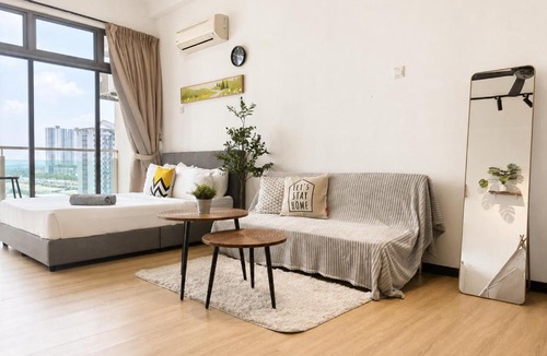 Taman Mount Austin Apartment | -Lake View- Mount Austin IKEA Toppen 10 mins - A110