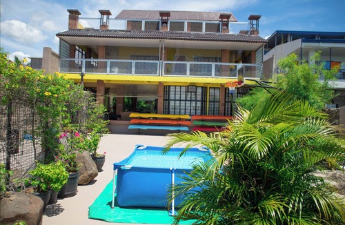 Talisay House | Lakefront Getaway, Taal Volcano Views. Perfect for Relaxation & Adventure!