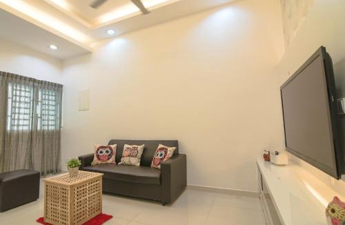 Bukit Kecil House | Landed Cozy House Near SPICE, Airport