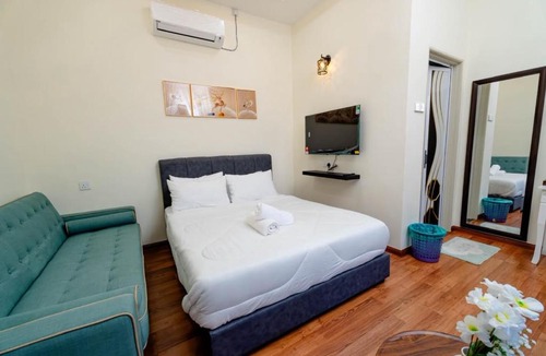 Manir House | Langit Biru Studio Homestay 1