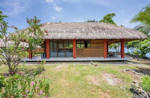 Bulan House | LANTERN HOUSE at LILI CLIFF