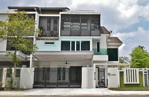 Klang House | Large Group KTV Stay, Near Setia Alam, Klang