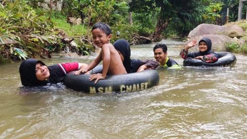 Baling District Resort | Lata Bayu Chalet - Waterfall & River with Kids Pool