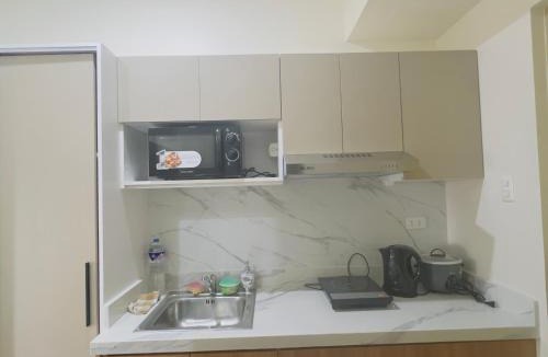 Pio del Pilar Apartment | Laureano Di Trevi, Tower 3