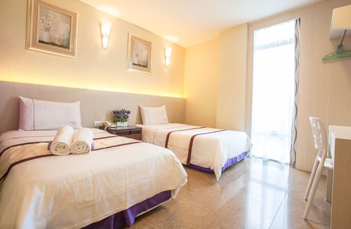 Bukit Indah Hotel | Lavender Inn Nusa Bestari
