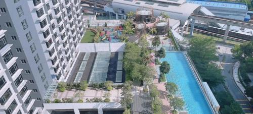Ara Damansara House | Lembah Subang Station Eve Suite with parking lots