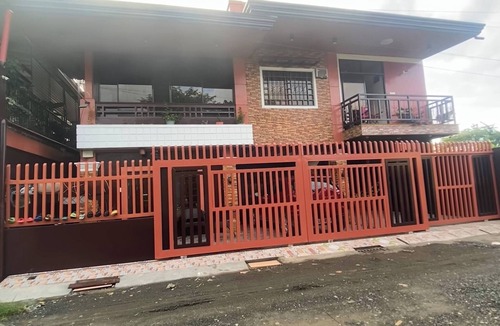 Davao House | LENS STAYCATION PANABO 3BDR 2BR KTCHN
