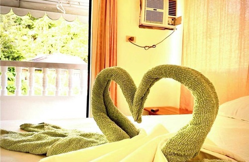 Manoc-Manoc Hostel | less than 2 minute walk in Boracay's famous white sand.
