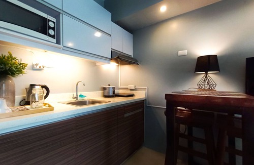 Tagaytay Condo | Lightroom Tagaytay with free Parking and wi-fi