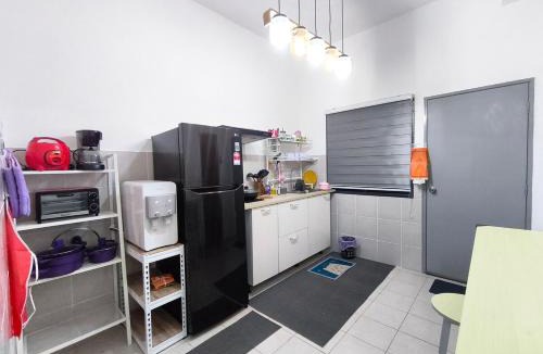Jenjarom House | Lilaluxstay