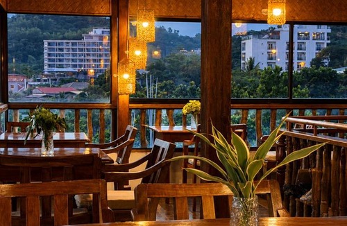 Coron Town Proper Hotel | LIV Coron