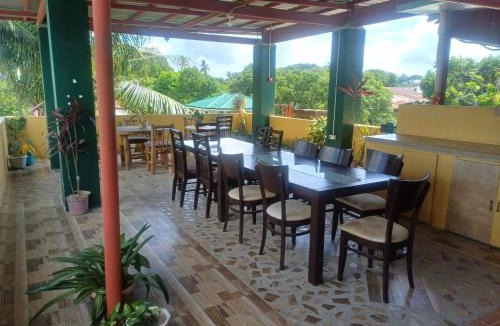 Puerto Galera Hotel | Livio's loading house