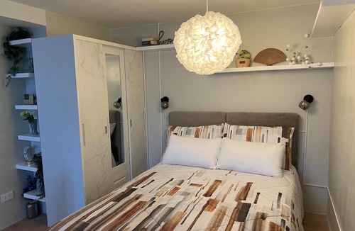 Cainta Apartment | Loft Unit in Cainta with Netflix, Games, etc