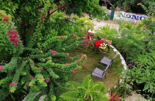 Romblon Island Bed & Breakfast | Lonos Circle Private Garden