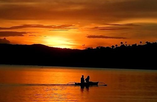 Romblon Island Bed & Breakfast | Lonos Circle Private Garden