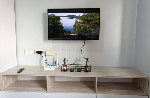 Alabang Apartment | Lorde's Hideaway