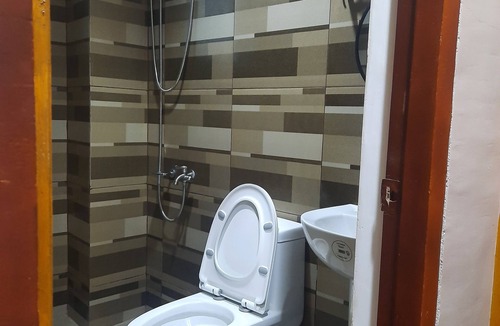 Borongan City Hotel | Lorraines Suites