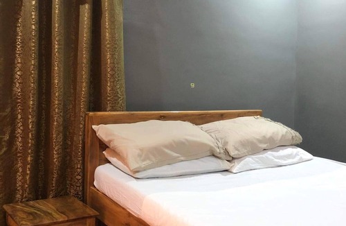 Lila Bed & Breakfast | Lovely Bedroom in Lila, Bohol with AC
