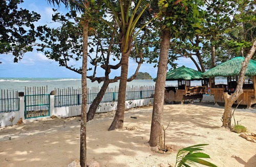 Sual RV Rental | Lovely campground or open kubos in Victoria, Alaminos for a relaxing getaway.