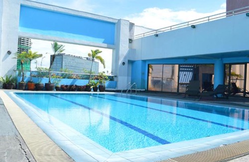San Lorenzo Apartment | Lovely Home Theater Cove Next to Greenbelt (Wifi + Netflix)