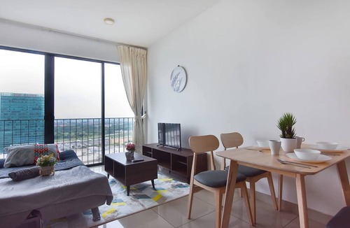 Shah Alam Apartment | Lovely Studio Trefoil Near Setia City Mall & SCCC
