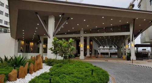 Silang Junction South Apartment | Lucky East Serin with Free Parking Netflix FreeCoffee and Recliner