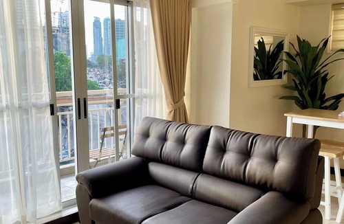 Kapitolyo Condo | Lumiere Residences, Bright Large 2BR Condo w Balcony in Pasig