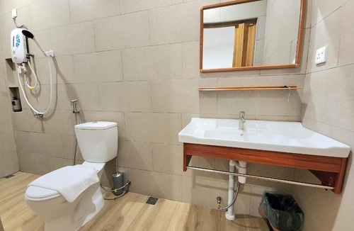 Lahad Datu House | Luna Suites Deluxe Queen Room