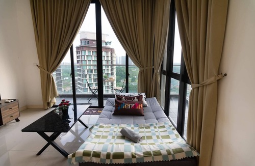 Medini Apartment | Lux DPristine 3BR Home w Views, 5mins to Legoland