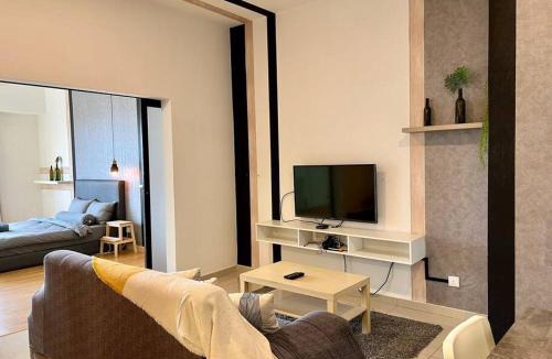 The Strand Apartment | Luxe Suite at Encorp Residence PJ