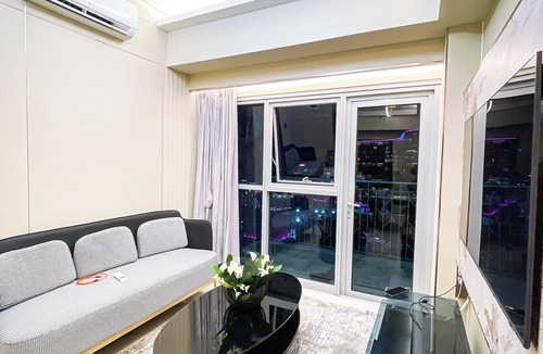 Paranaque Apartment | Luxurious 1-bedroom apartment near Okada Manila and Mall of Asia