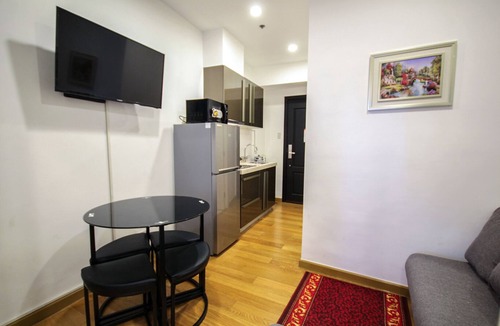 Downtown Apartment | Luxurious 1BR Superior in Central Makati