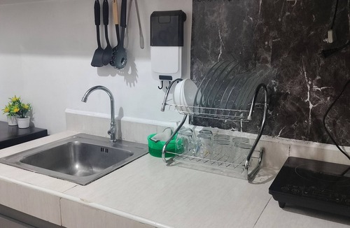 South Triangle Condo | Luxurious City Getaway in Quezon City - Private Condo for Rent