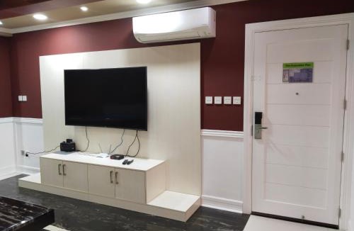 Malabanias Apartment | Luxurious Penthouse La Grande Résidence with Home Theater & Netflix