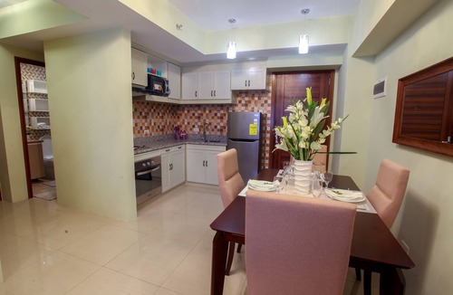 Cebu Apartment | Luxury 2-bed 2-bath, central Cebu City, excellent views