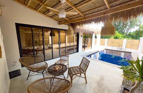 Bacnotan House | Luxury 3-Story Villa Private Pool 2-Min Walk to Beach Sleeps 13