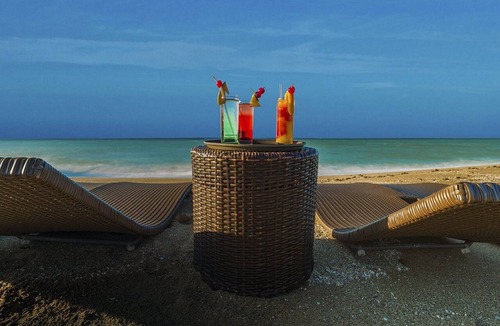 Playa Chiquita Villa | Luxury 3BD villa on sandy beach, private pool & golf cart, gym/tennis!