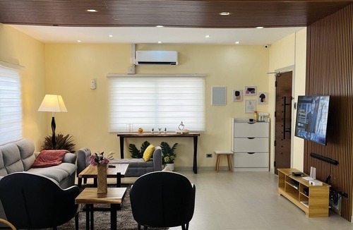 Batangas City Villa | Luxury 3BR Villa w Plunge Pool near SM Batangas (Instagram-Worthy!)