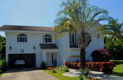 La Mulata Villa | Luxury 5-Bedroom Villa, Guest-Friendly, Free Shuttle Bus, Private Pool