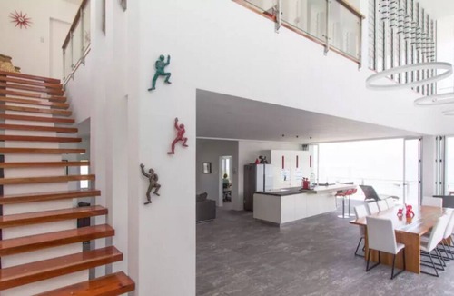 Dauis Bed & Breakfast | Luxury by the Sea- Sunset View Room. Inc Breakfast