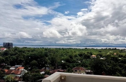 Lapu-Lapu Apartment | Luxury Condo-Sea View- Near Beach