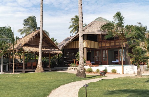General Luna Villa | Luxury Eco Villa with Private Beachfront & Pool