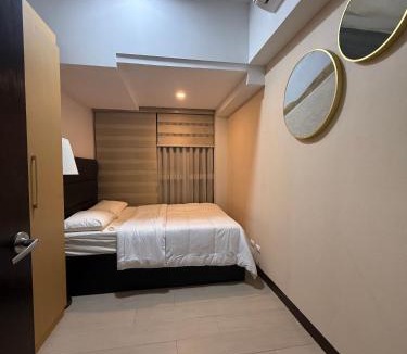 Bonifacio Global City House | Luxury Executive Suites 3 Bedroom Condo Uptown Parksuites Tower 1