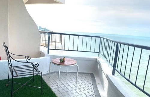 Tanjung Bungah Resort | Luxury seafront resort home